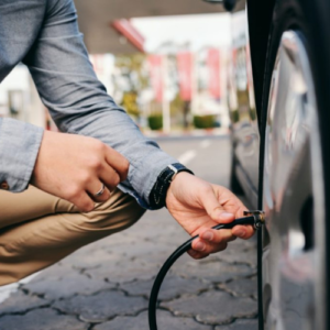 Saiba como calibrar corretamente os pneus do seu carro