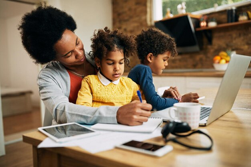 A importância de ensinar educação financeira para seus filhos